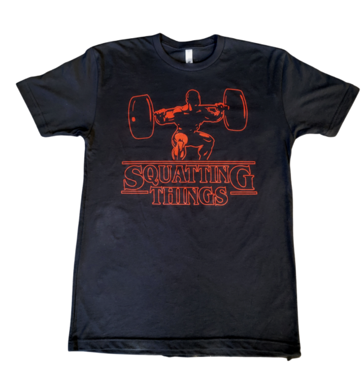 リフティングラージ スクワッティング・シングスTシャツ